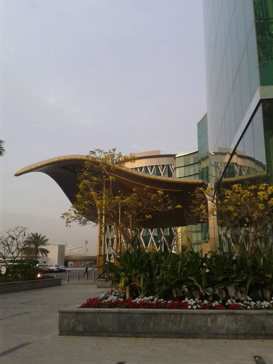 The Meydan Hotel - Eingang The Meydan Hotel