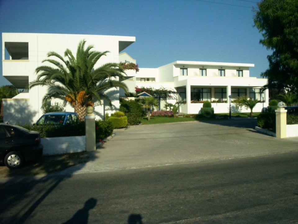 Haupteingang von der Strasse aus Hotel Esperia