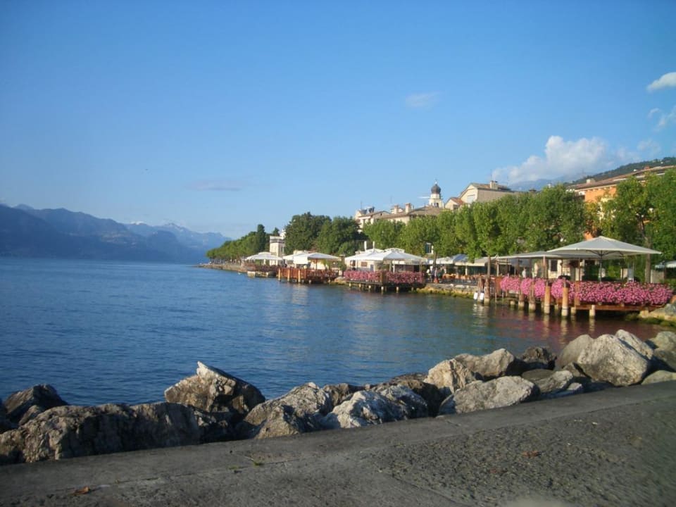 Uferpromenade von Torri del Benaco Hotel Belvedere