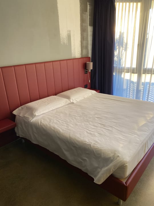 Zimmer K Modern Hotel
