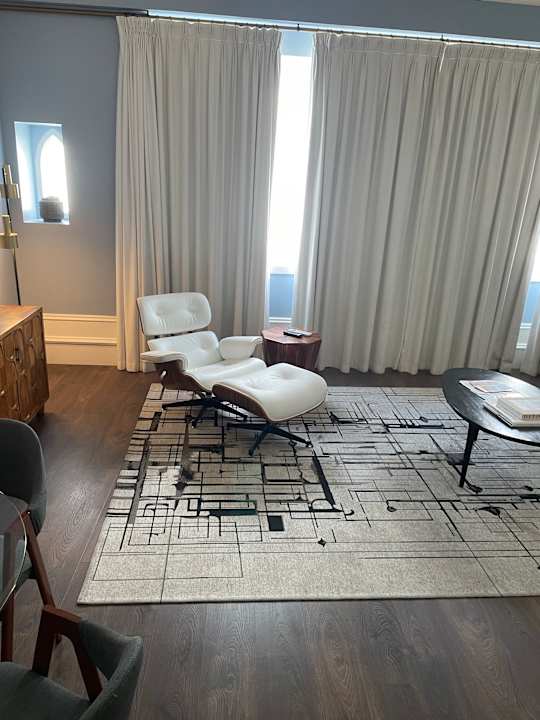 Zimmer Almada 234