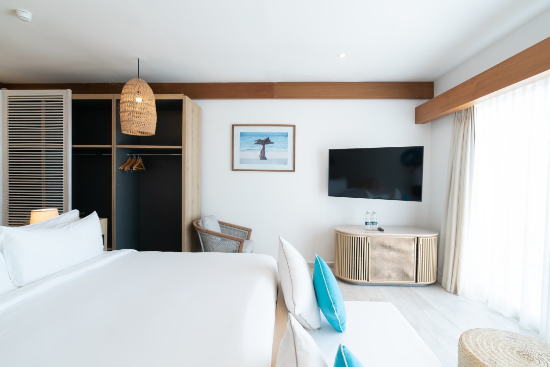 Zimmer Le Mersenne Zanzibar, Autograph Collection