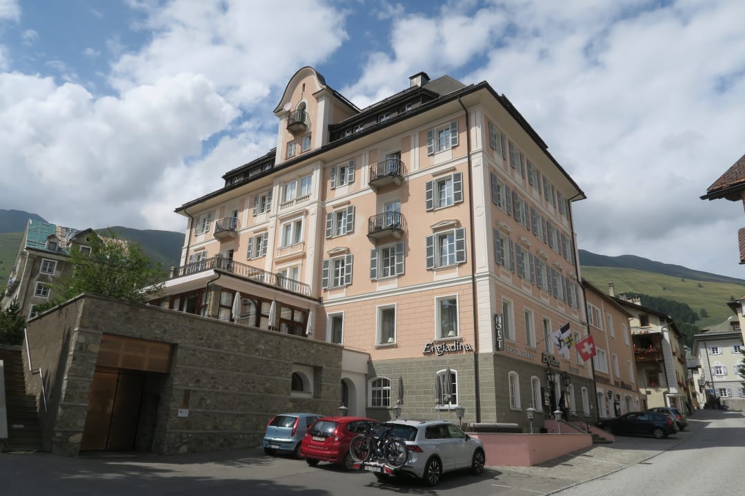 Außenansicht Hotel Engiadina