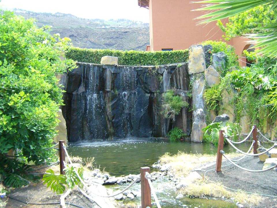 Zwischen Pool und Restaurant La Palma Princess