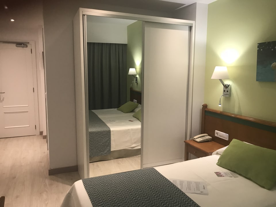 Zimmer Universal Hotel Laguna