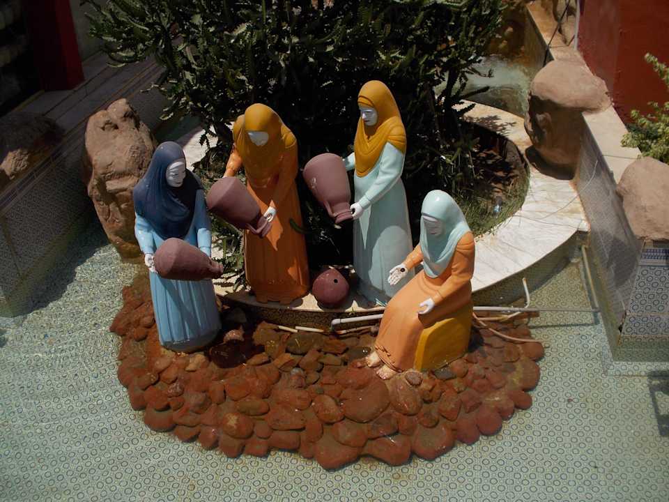 Panie leją wodę Pickalbatros Alf Leila Wa Leila Resort - Neverland Hurghada