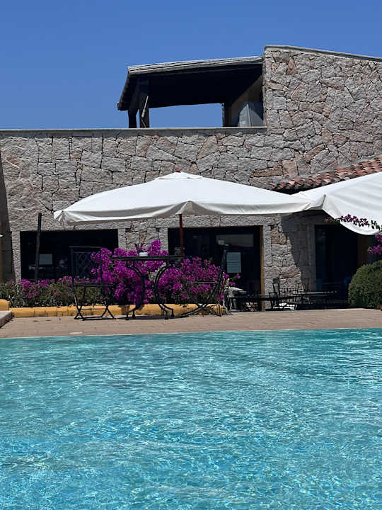 Pool Punta Falcone Resort