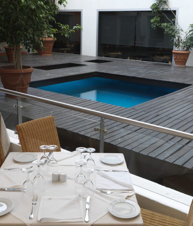 Gastro Hotel Yellow Praia Monte Gordo