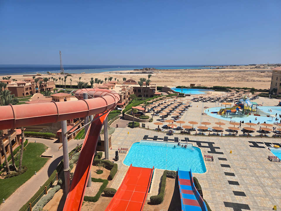 Außenansicht Charmillion Gardens Aquapark