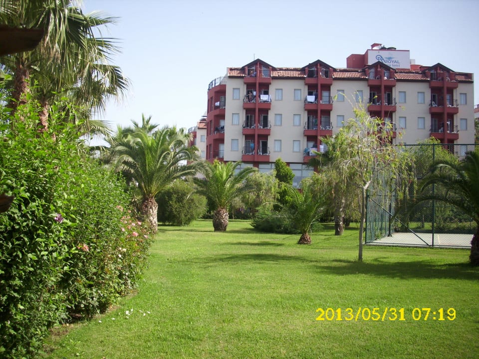 Hotel vom Strand aus gesehen Royal Atlantis Beach Hotel