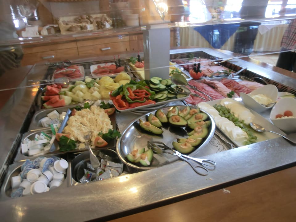 Alles sehr lecker angerichtet  Marina Playa Suite Hotel