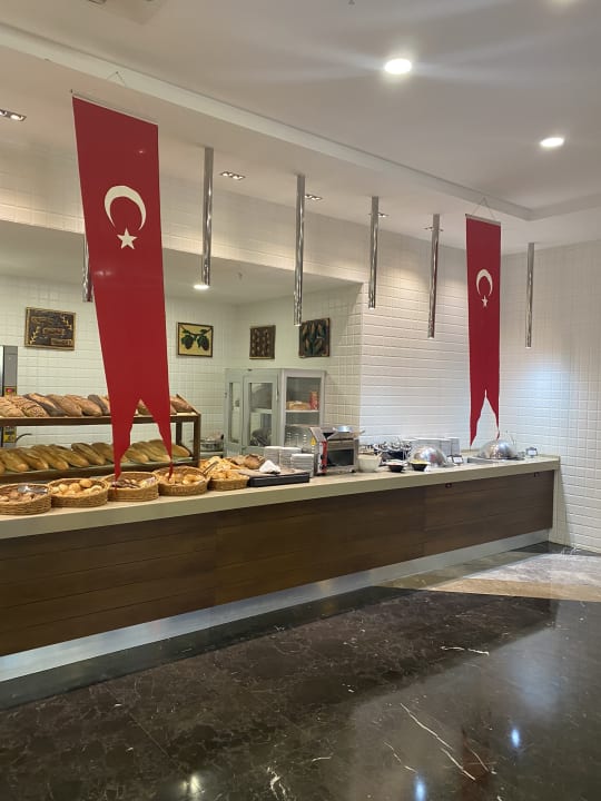 Gastro Saturn Palace Resort Hotel