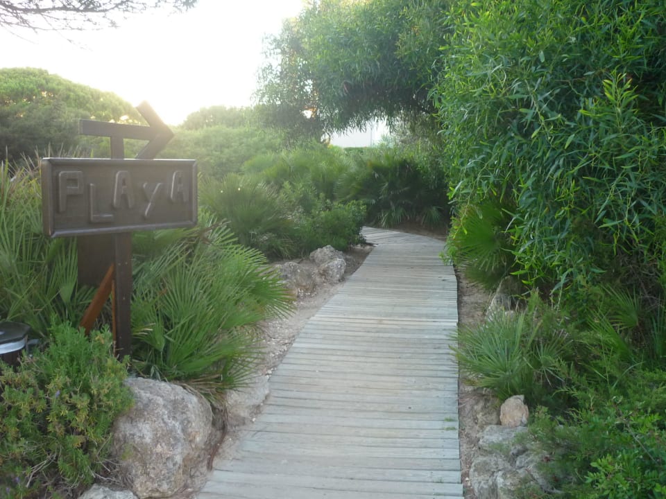 Hotelzugang zum Strand Valentin Sancti Petri