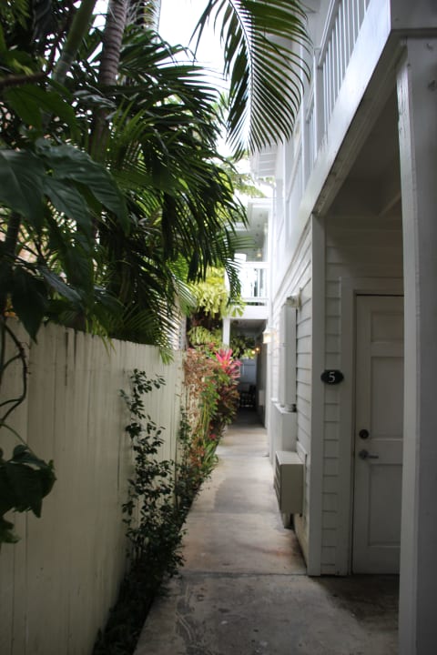 Weg zu den Zimmern  Albury Court Hotel