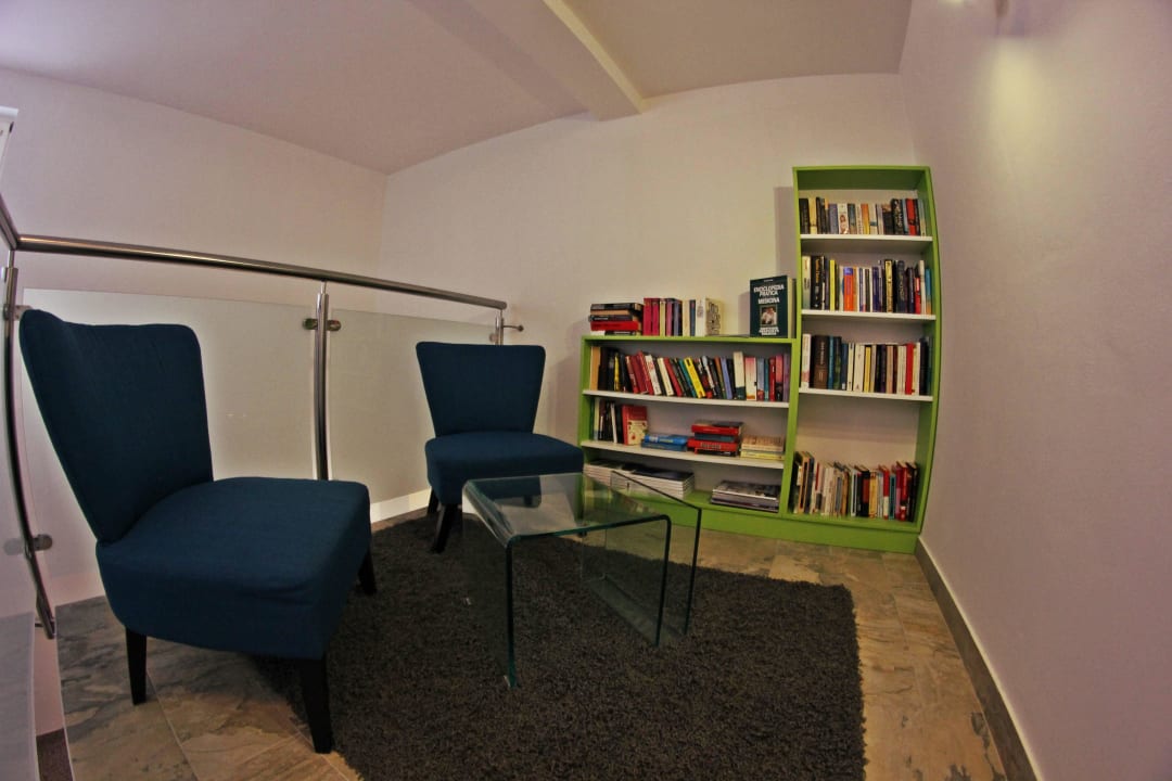 Biblioteka Hotel Villa Badi