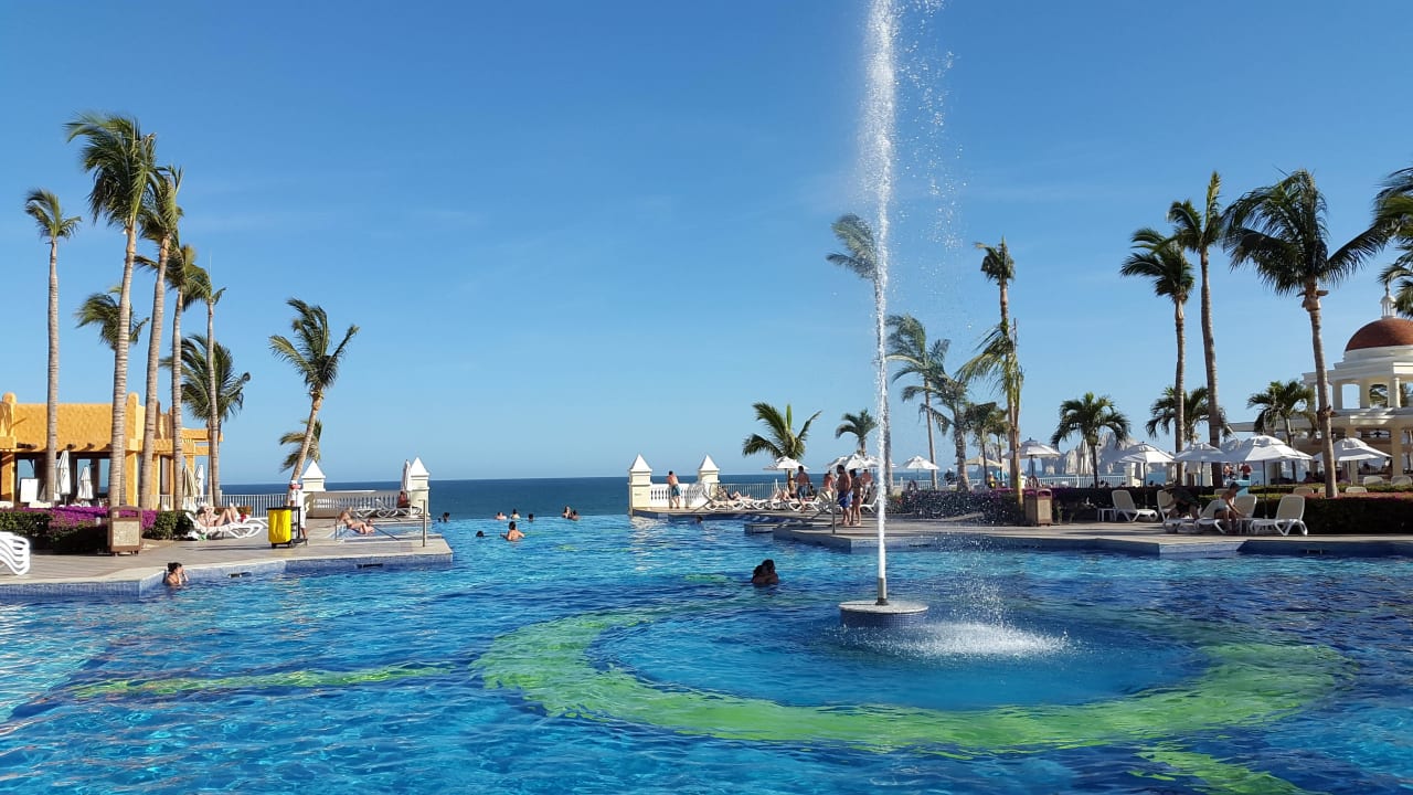 Davon gibt es zwei in der Anlage Hotel Riu Palace Cabo San Lucas