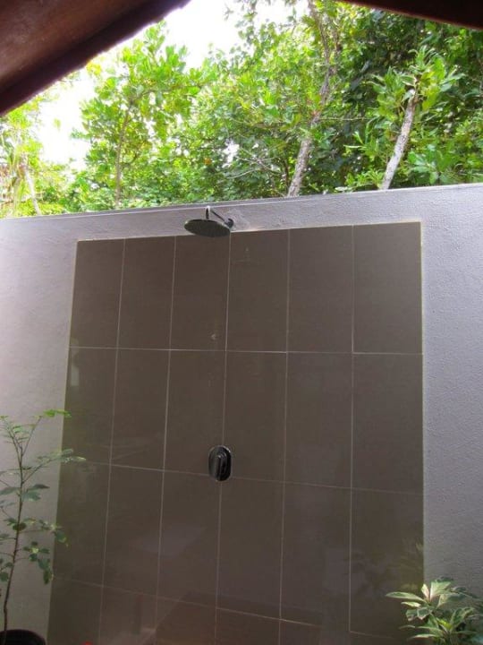 Halb offenes Bad NH Collection Maldives Reethi Resort