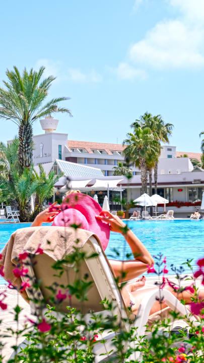 Pool Barut B Suites