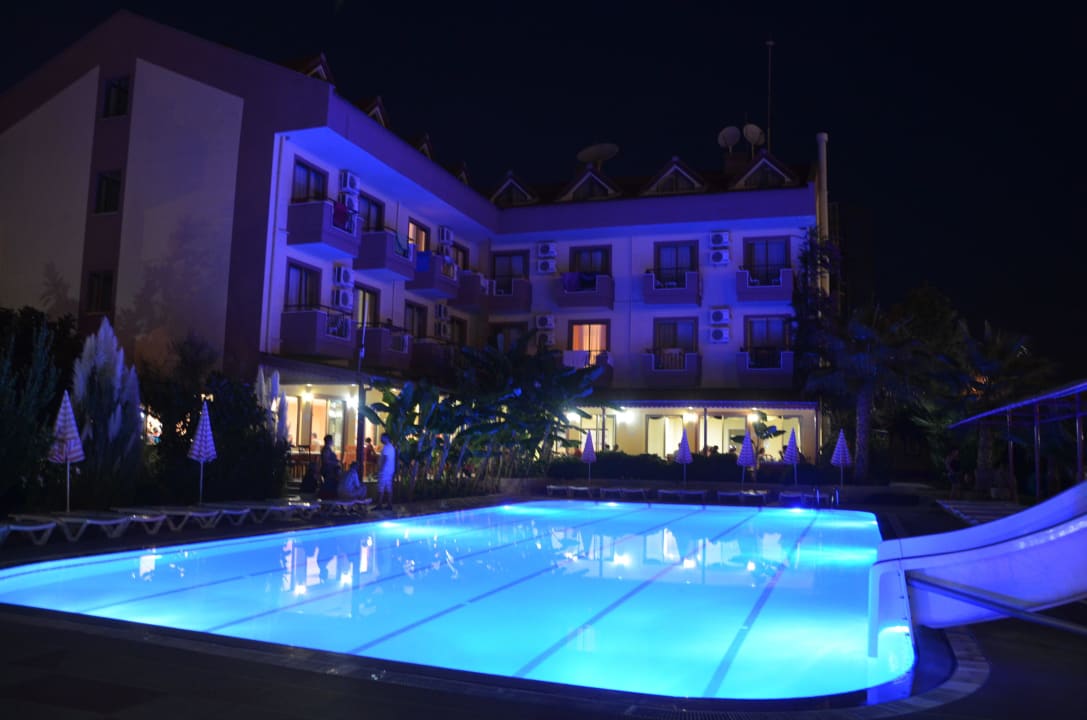 Hotel Silver bei Nacht Silver Hotel
