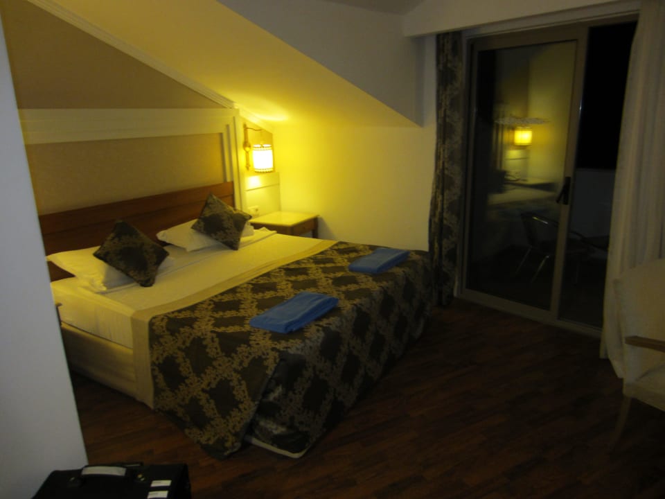 Bett Alba Queen Hotel