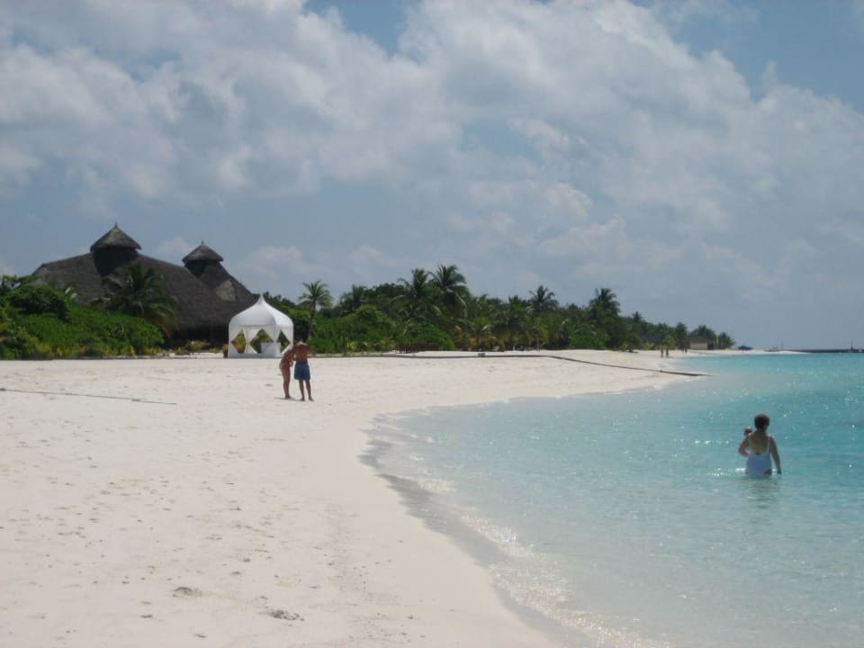 Beach Kuredu Island Resort & Spa