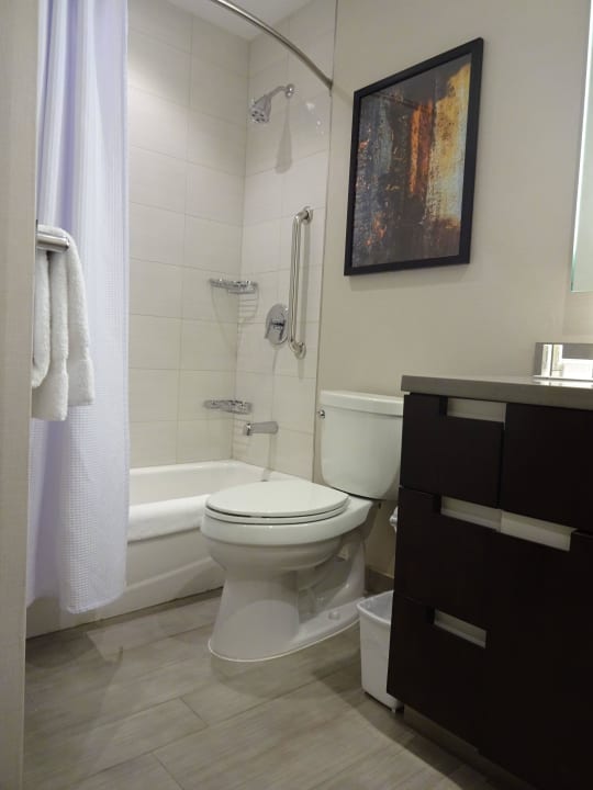 Bathroom  Residence Inn by Marriott New York Manhattan/World Trade Center Area