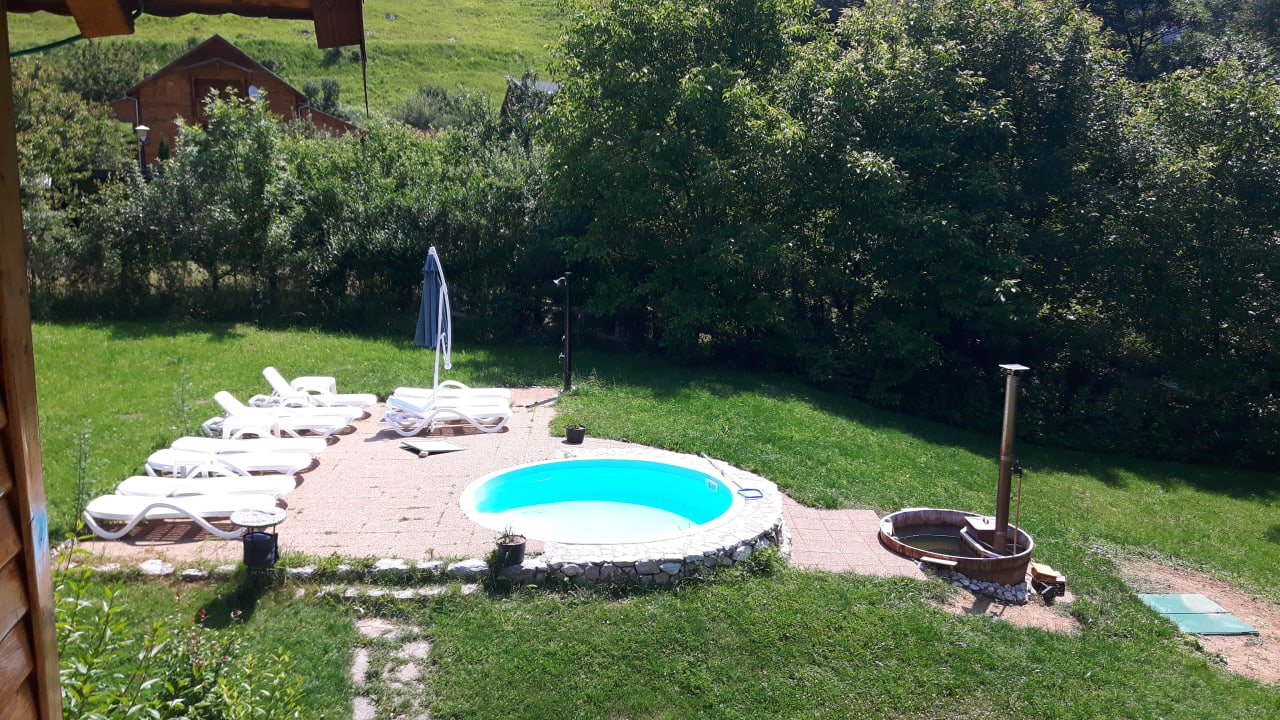 Pool Valisoara Holiday House