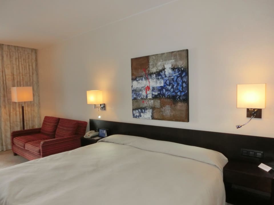 Bequemes Doppelbett Hotel Faro, a Lopesan Collection Hotel
