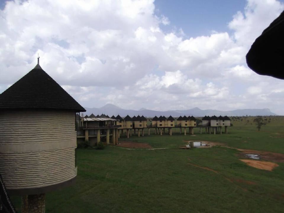 Widok z "mostu" między domkami Salt Lick Safari Lodge