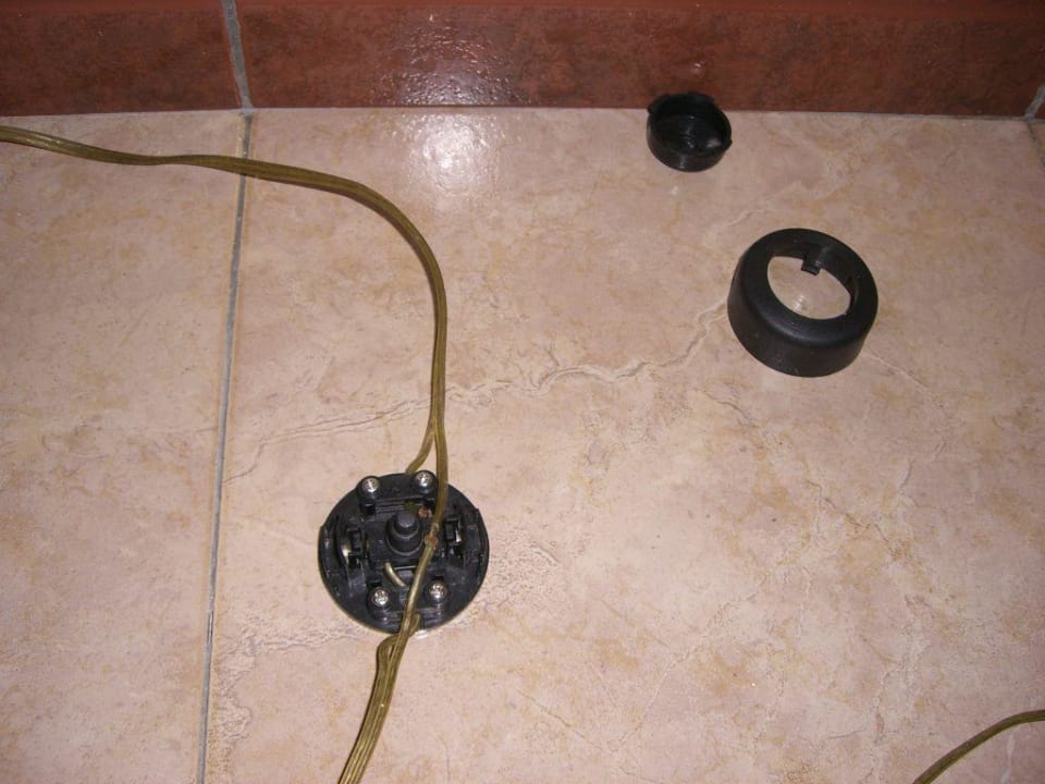 Stecker von der Stehlampe Hotel Riu Lupita
