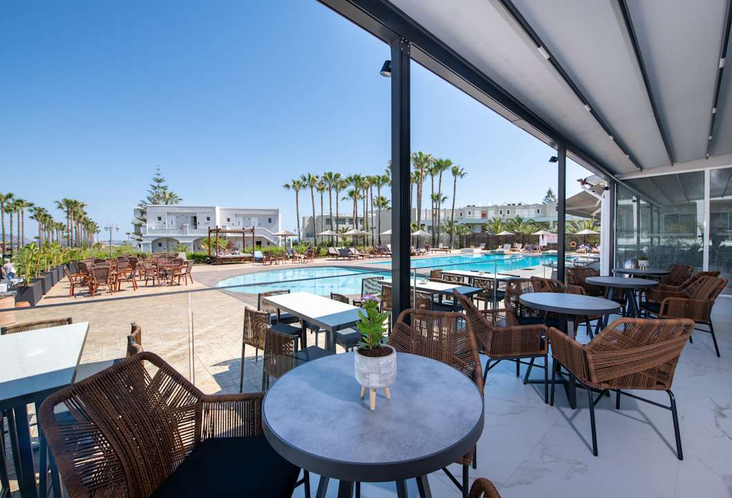 Pool Delfina Tropic Beach