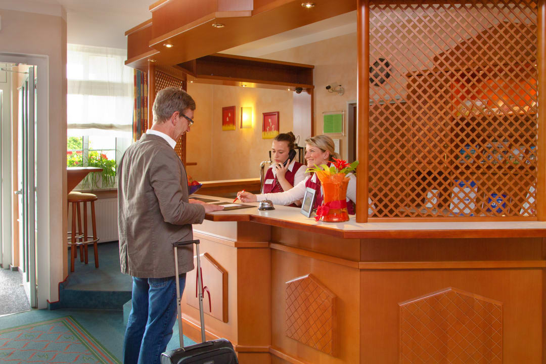 Lobby Montana Hotel Kassel-Süd