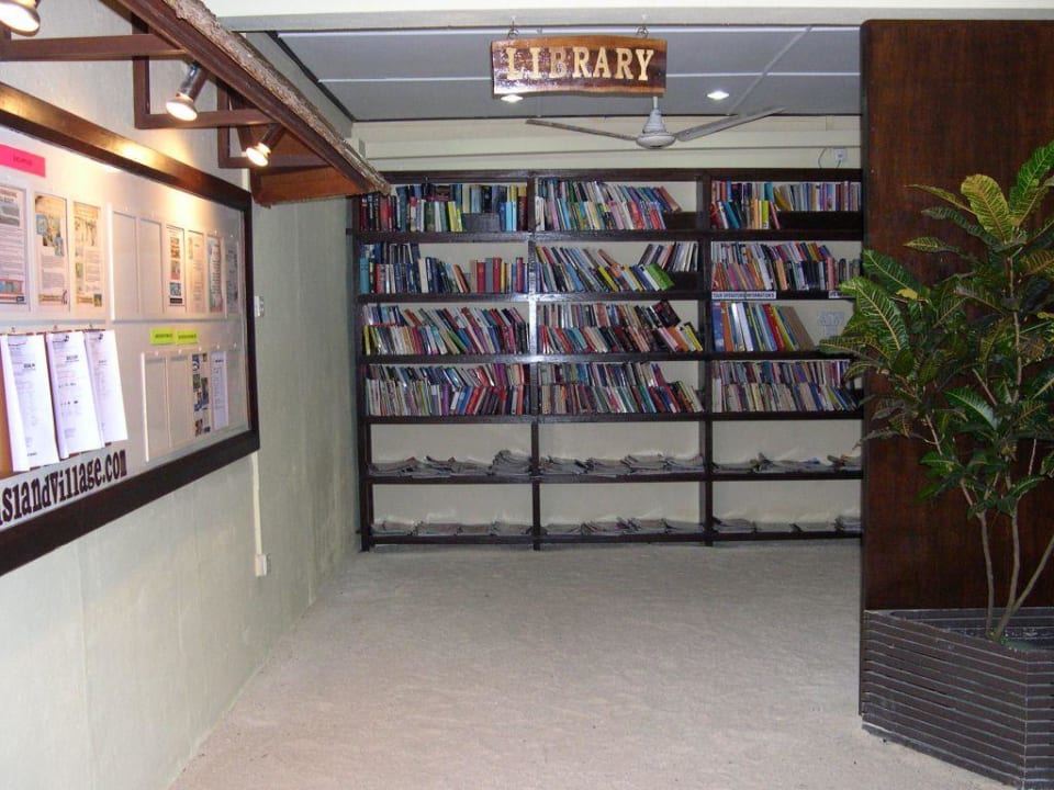 Bücherei und Info Summer Island Maldives