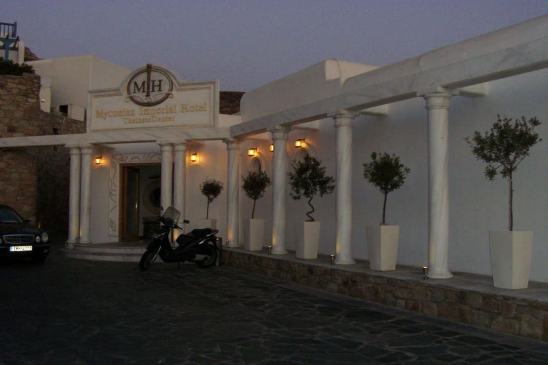 Hoteleingang Myconian Imperial Resort & Thalasso Spa Centre