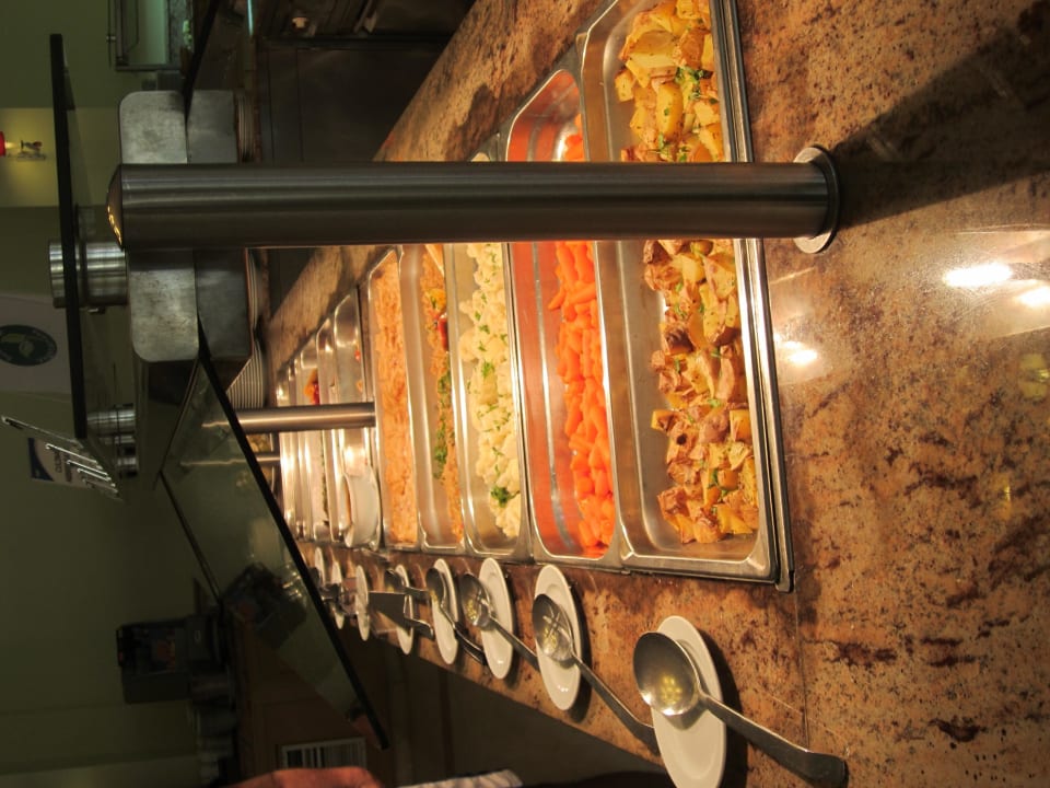 Eines der vielen Buffets Domes Aulūs Zante, Autograph Collection