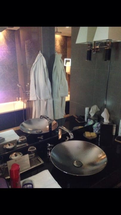 Schickes Bad Hotel Hyatt Regency Düsseldorf