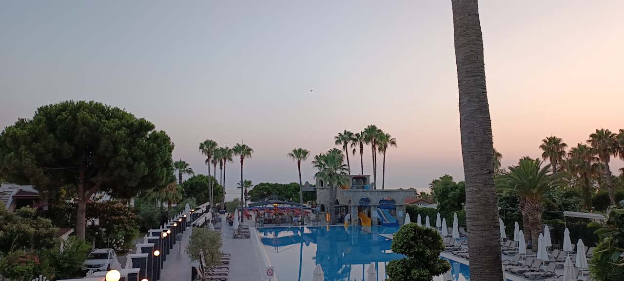 Pool Hotel Thalia Unique