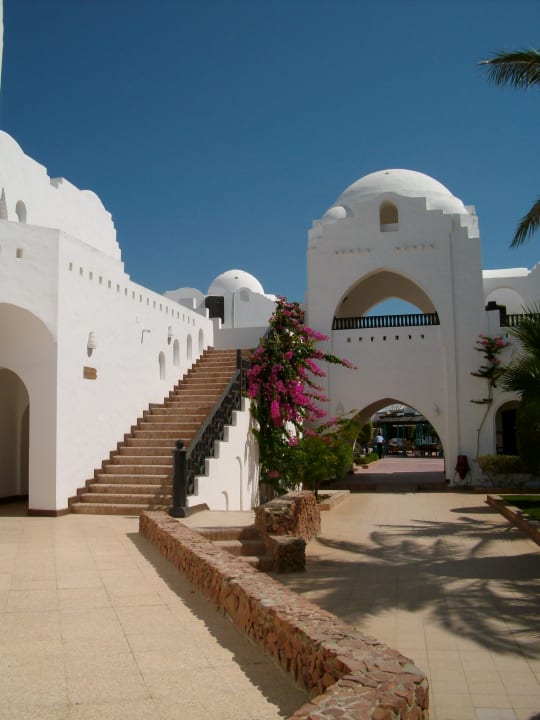 Vom kleinen Pool zum Strand Arabella Azur Resort