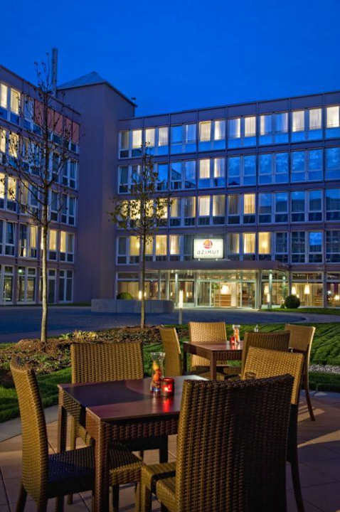 Outside picture acom Hotel München