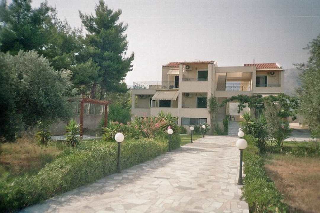Eingang Apartments Alexandros