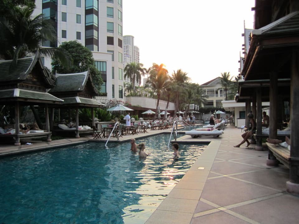Pool Hotel The Peninsula Bangkok