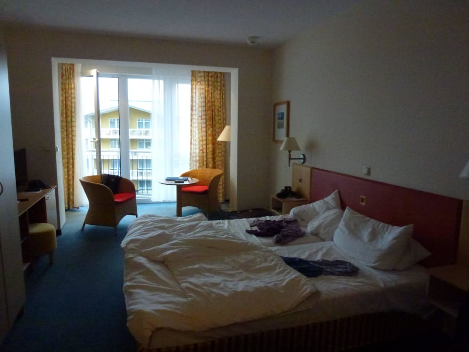 Blick durch`s Zimmer IFA Rügen Hotel & Ferienpark