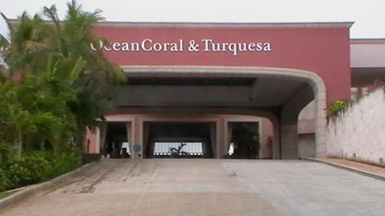 Auffahrt zum Hotel Ocean Coral & Turquesa by H10