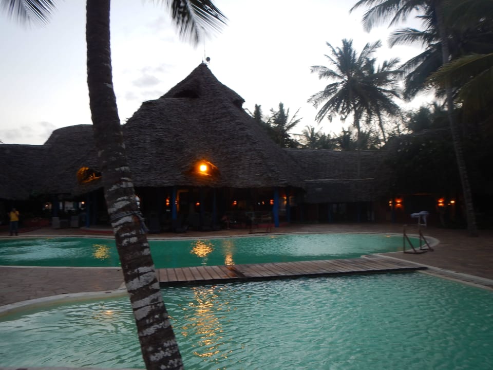 Recepcja przy zachodzie słońca Hotel Kiwengwa Beach Resort