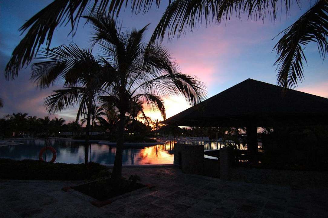 Sonnenuntergang am Pool Hotel Playa Pesquero