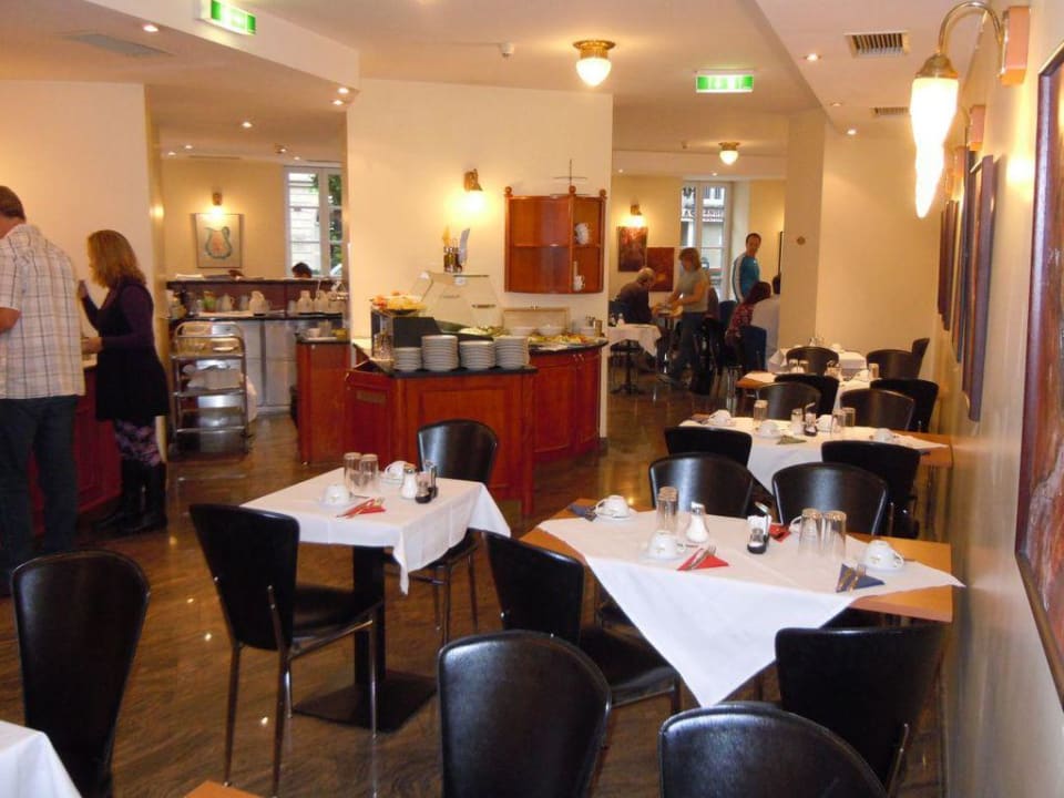 Frühstücksbereich Suite Hotel 900 m zur Oper