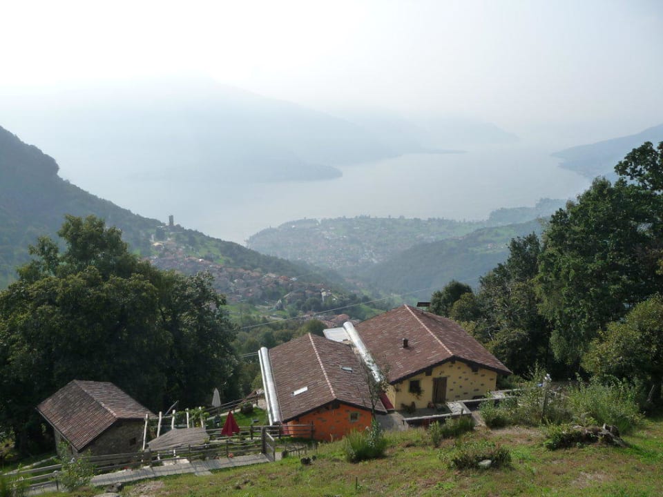 Blick auf Zertin und den Comer See Agritourism Zertin