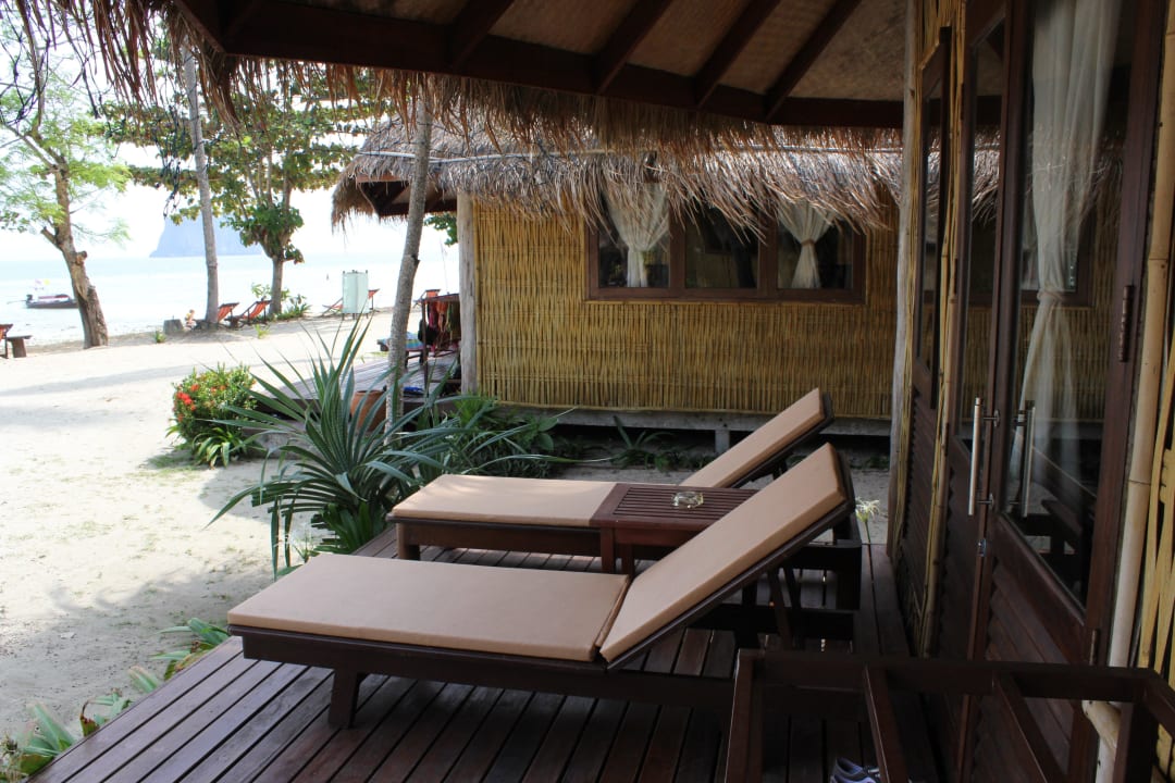 Die eigene Terrasse Hotel Thapwarin Resort