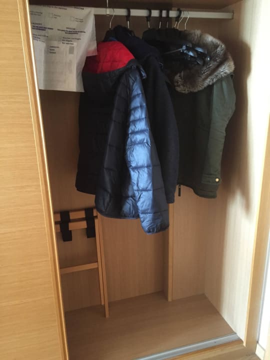Großer Kleiderschrank allsun Hotel Pil-lari Playa
