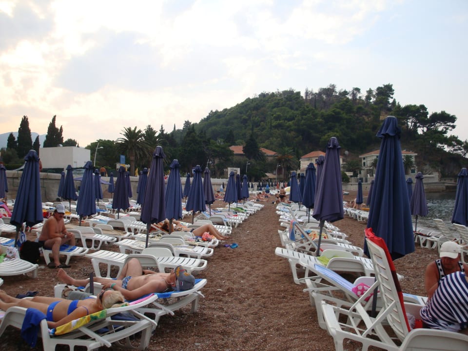 Linke Seite, noch ist es ruhig Hotel Palas
